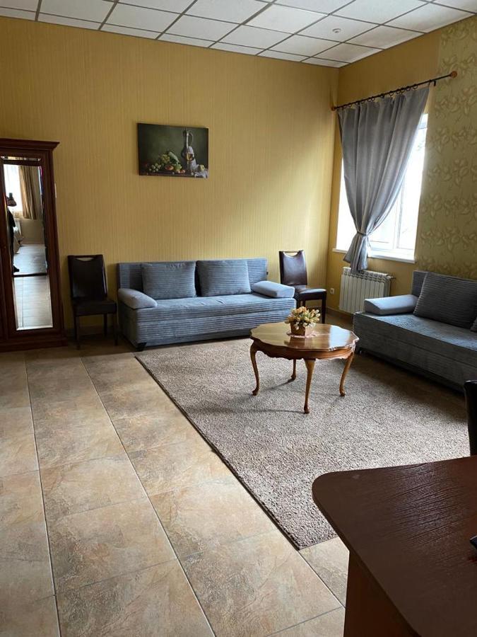 Hotel Gostynnyi Dvir Bucsa Kültér fotó