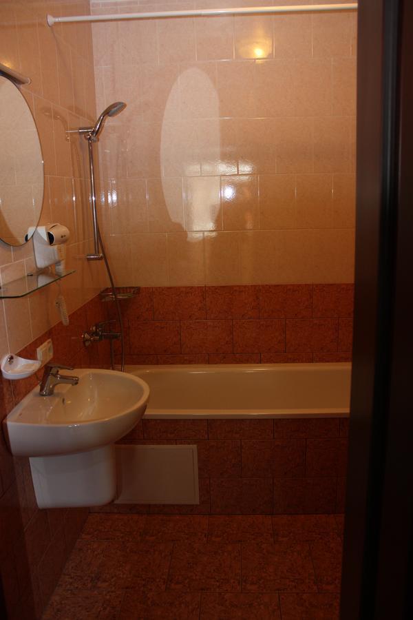 Hotel Gostynnyi Dvir Bucsa Szoba fotó