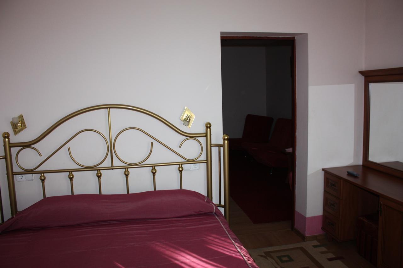 Hotel Gostynnyi Dvir Bucsa Szoba fotó