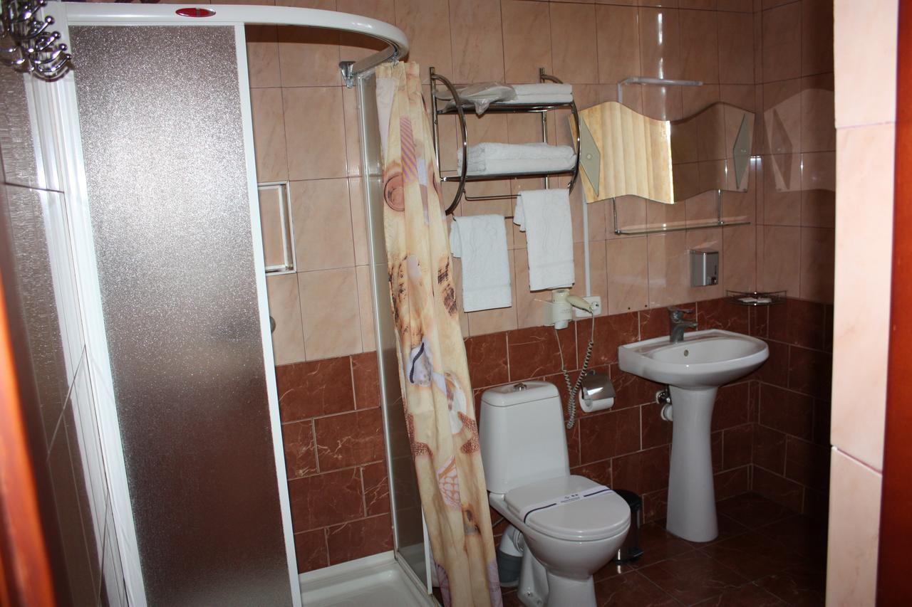 Hotel Gostynnyi Dvir Bucsa Szoba fotó